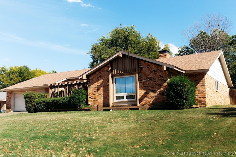 720 Virginia Ln, Ardmore, OK 73401 - photo 1