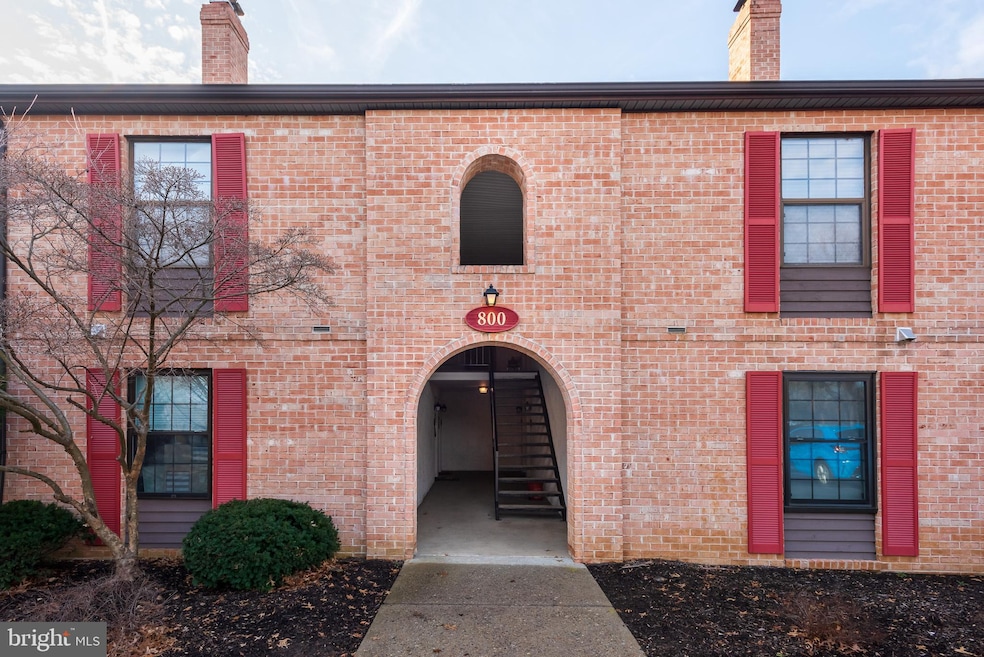823 Washington Place unit 23, Chesterbrook, PA 19087 - photo 1