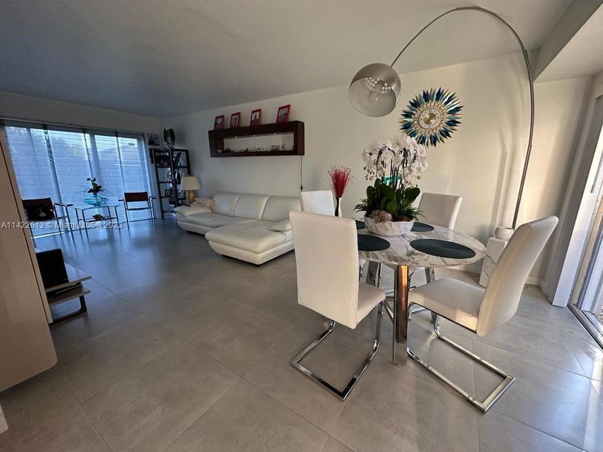 15420 SW 82nd Ln unit 704, Miami, FL 33193 - photo 1