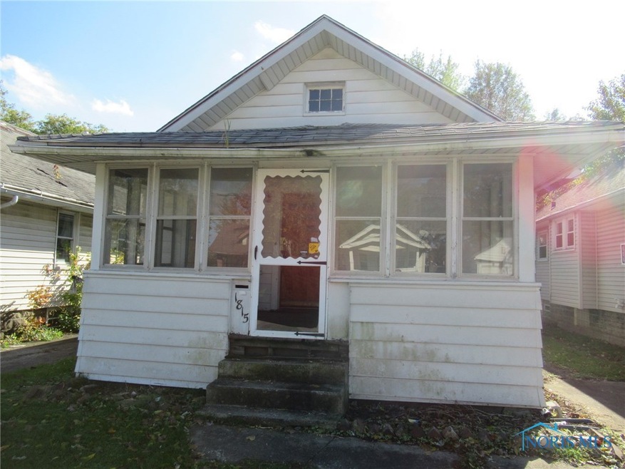 Front View/Enclosed Porch