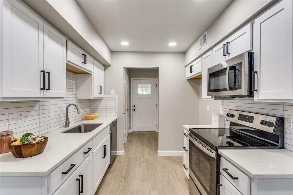 7498 E Northwest Hwy unit 102, Dallas, TX 75231 - photo 1