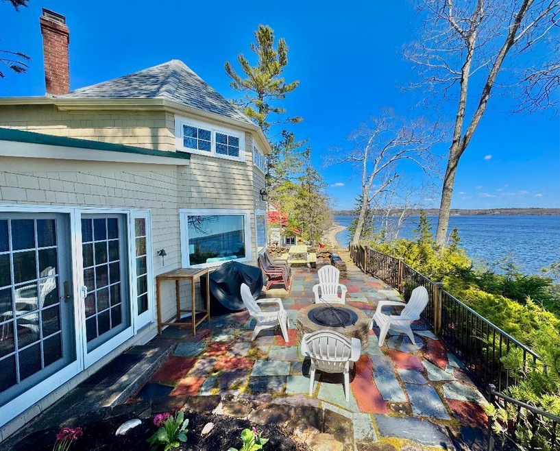 For Sale $995,000