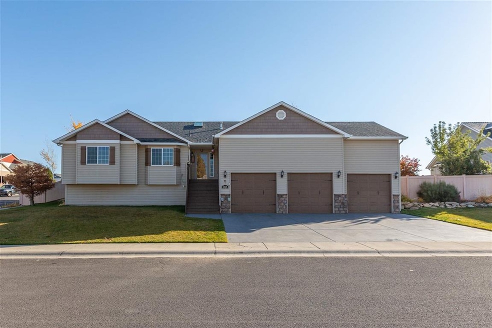 1026 N Olson Hill Ct, Medical Lake, WA 99022 - photo 1