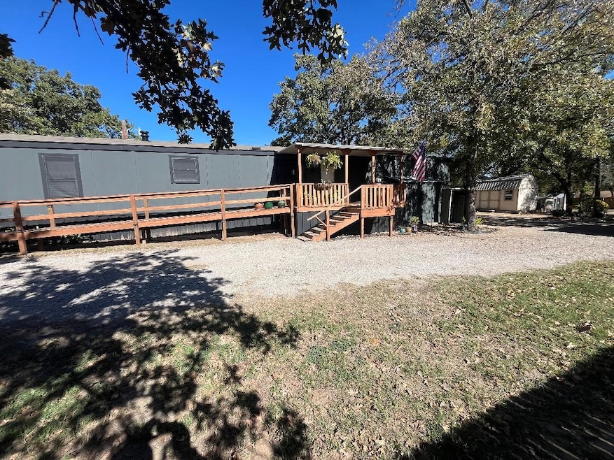 126 Briar Oaks Dr, Azle, TX 76020 - photo 1