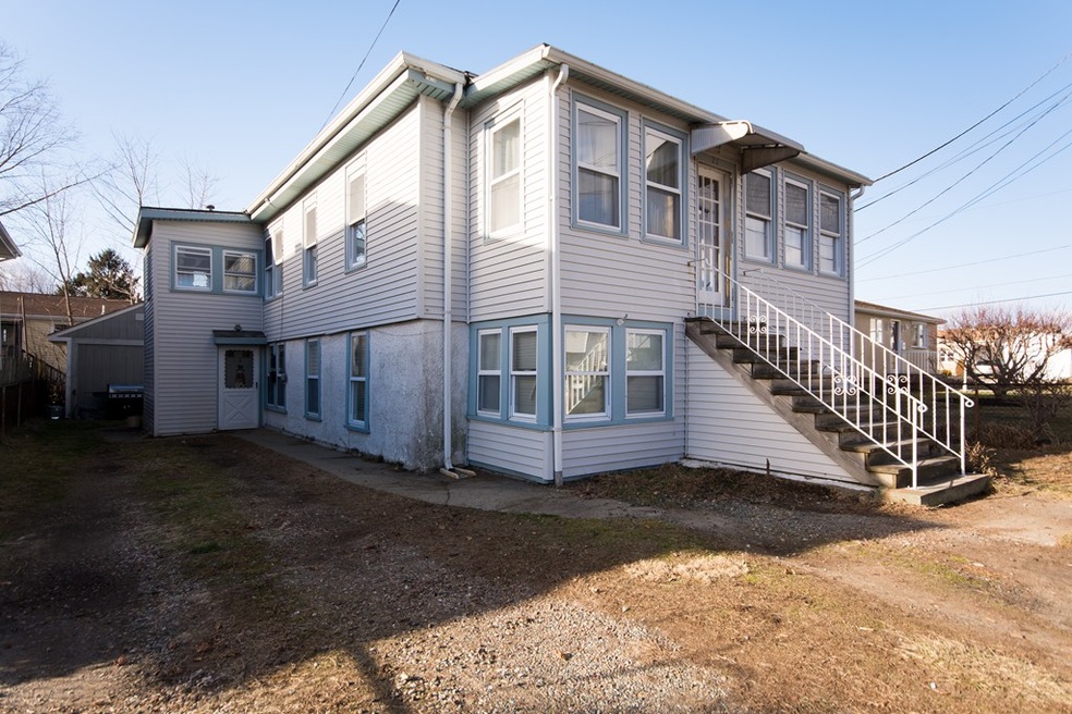 21 Roosevelt St, Fall River, MA 02724 - photo 1