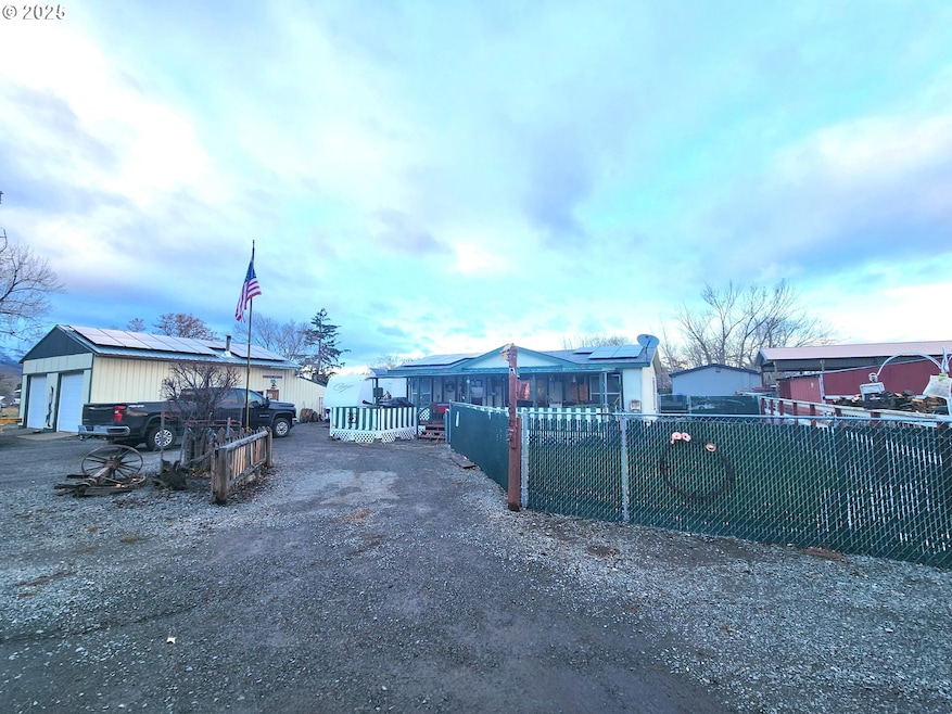 845 W Arch St, Union, OR 97883 - photo 1