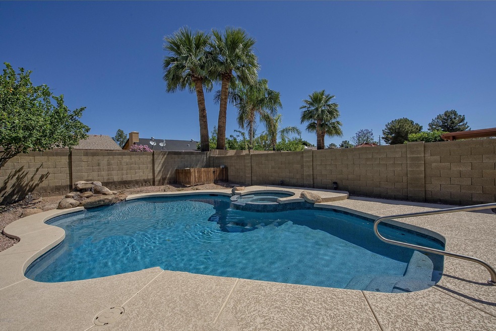 916 E Renee Dr, Phoenix, AZ 85024 - photo 1