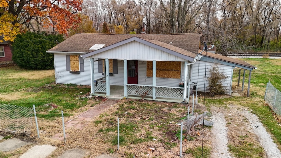 112 E 8th St, Tilton, IL 61833 - photo 1