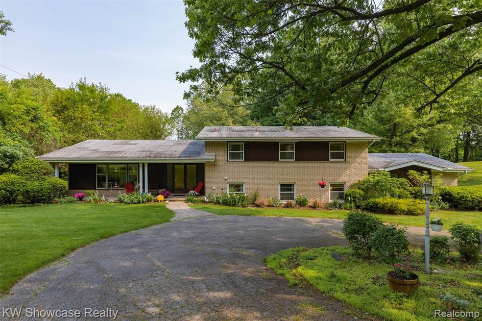 5060 Wallbrook Ct-4.jpg