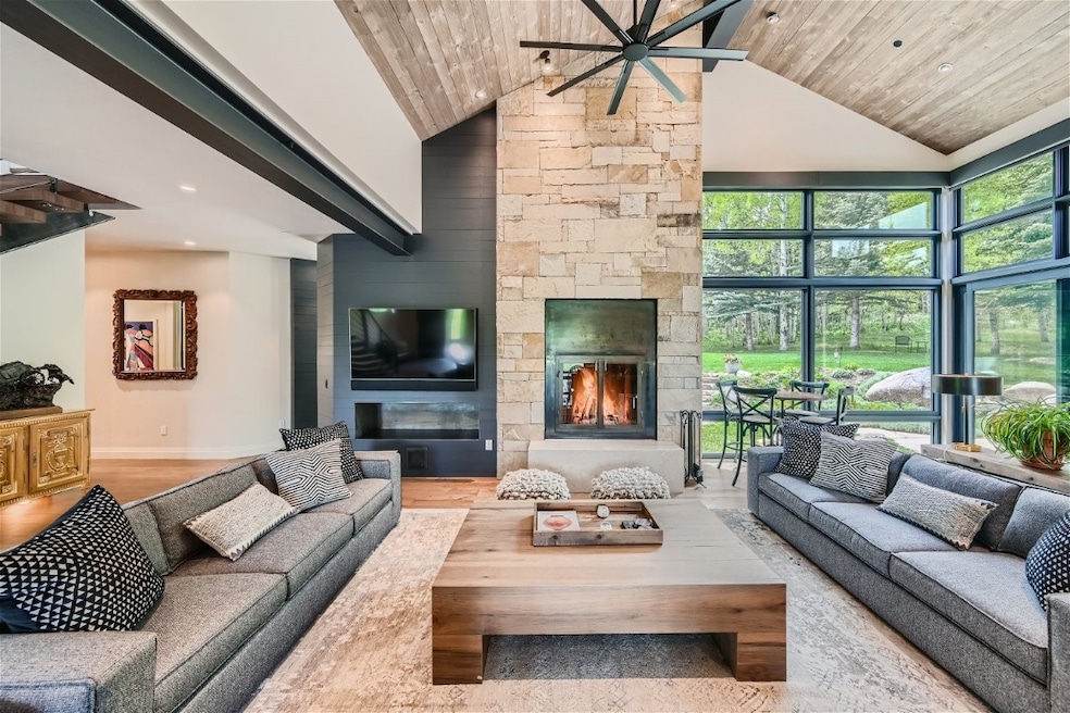 Stunning mountain contemporary design, living room