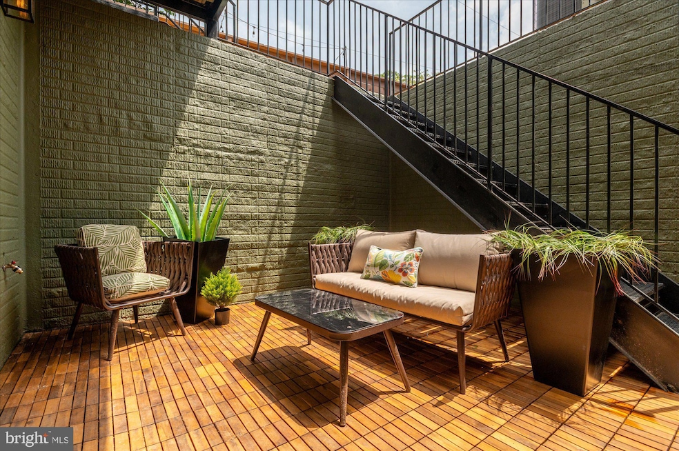 Under Contract $485,000 • Co-Listing Agent