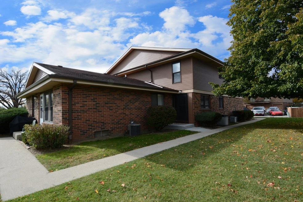 Updated Raintree Condo