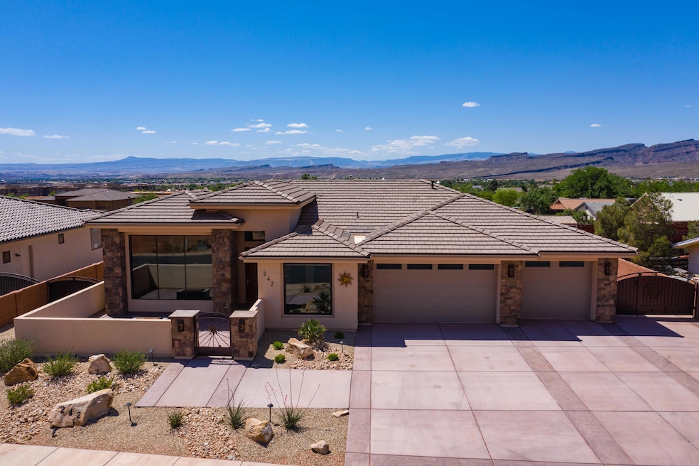 242 E 300 N, Ivins, UT 84738 - photo 1