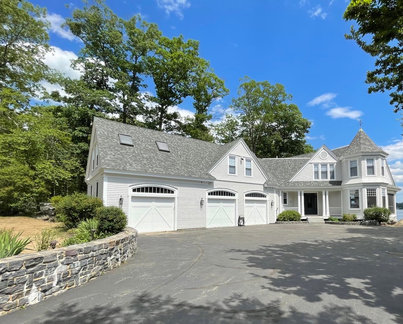3 Car Garage