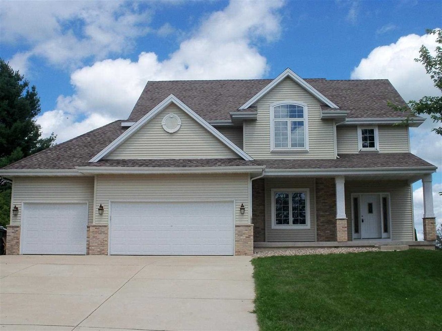 4897 Highwood Cir, Middleton, WI 53562 - photo 1