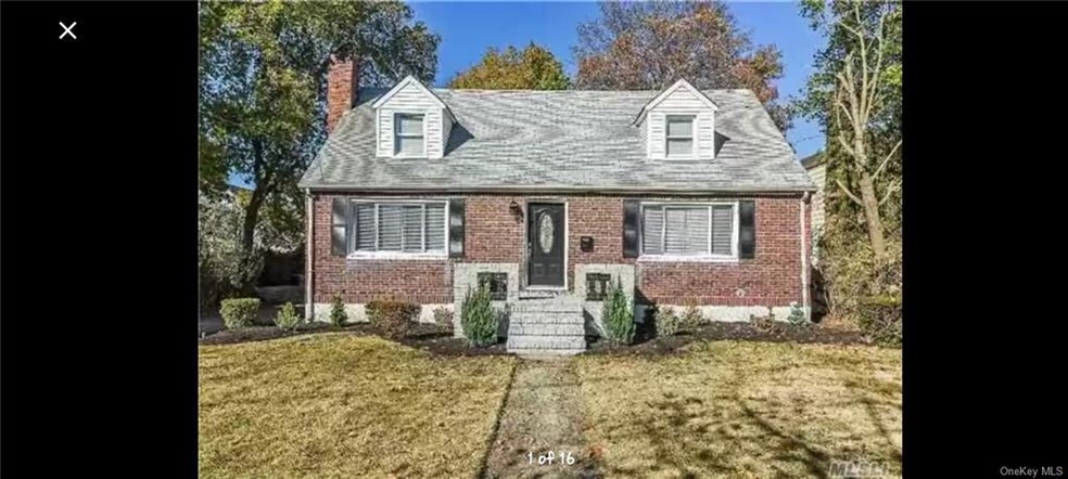 240 Woodfield Rd, West Hempstead, NY 11552 - photo 1