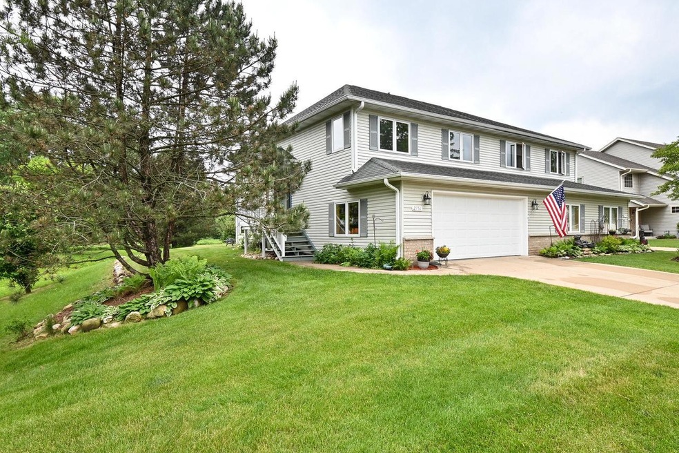 2751 Sandra Ln