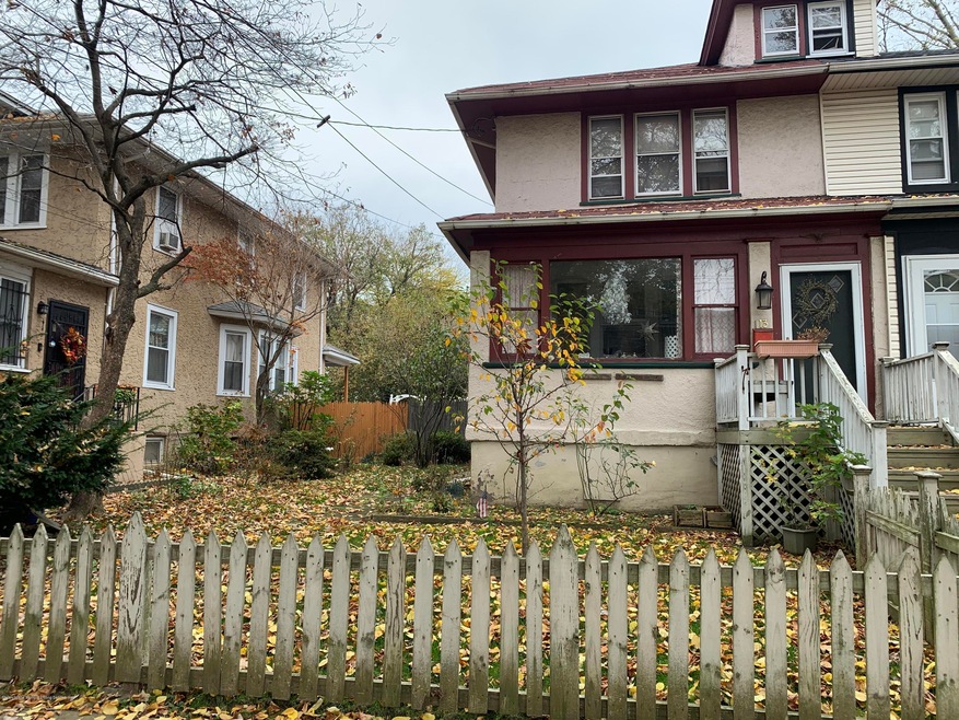 13 Howard Ct, Staten Island, NY 10310 - photo 1