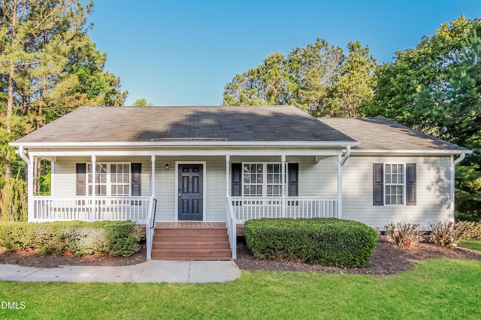 016-photo-front-view-12747957