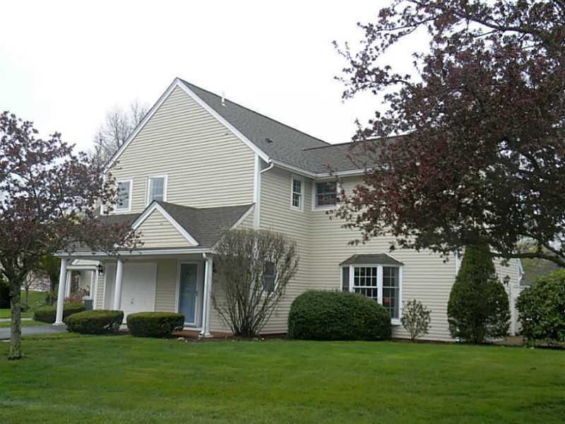 205 Corey Ln unit 205, Middletown, RI 02842 - photo 1