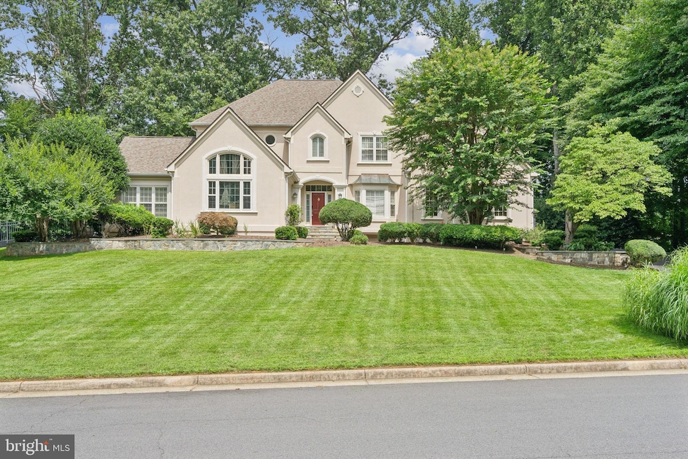 10680 Alliwells Ct, Oakton, VA 22124 - photo 1