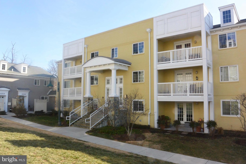 4113 S Four Mile Run Dr unit 102, Arlington, VA 22204 - photo 1