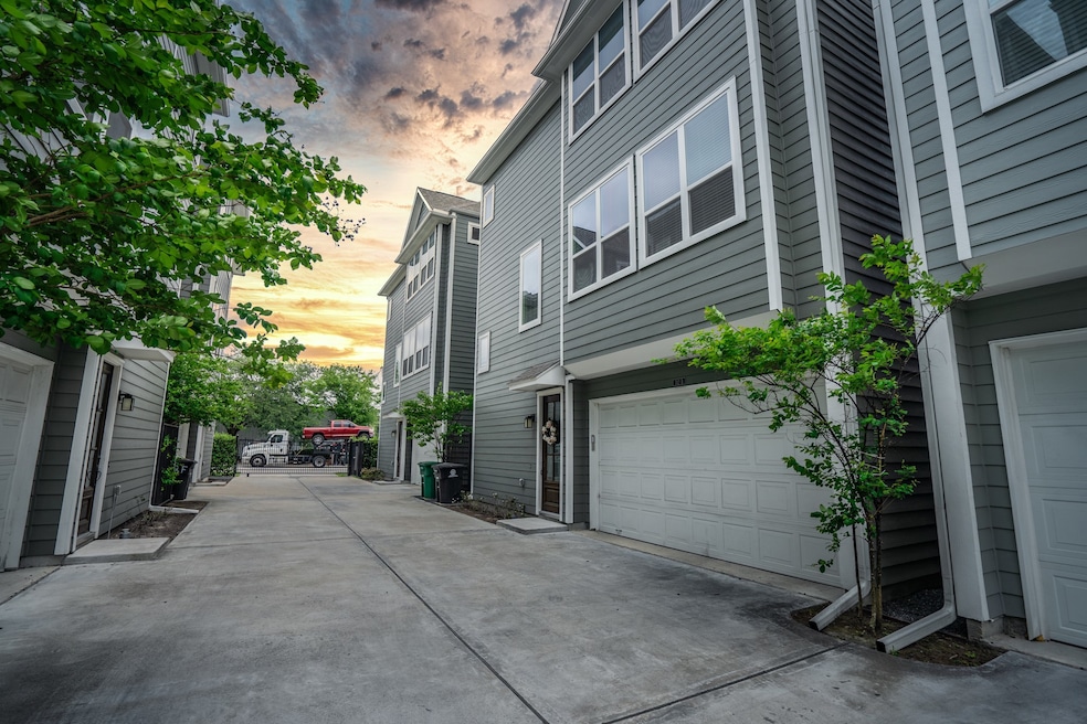 312 W 28th St unit B, Houston, TX 77008 - photo 1