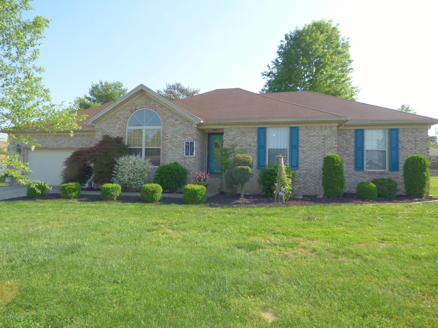 302 Jasper Ln, Mount Washington, KY 40047 - photo 1