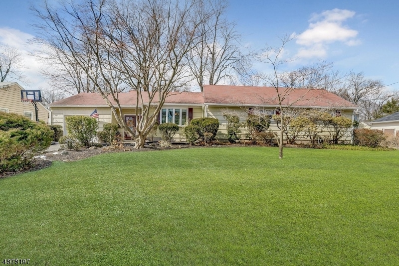 753 Reeder Rd, Paramus, NJ 07652 - photo 1