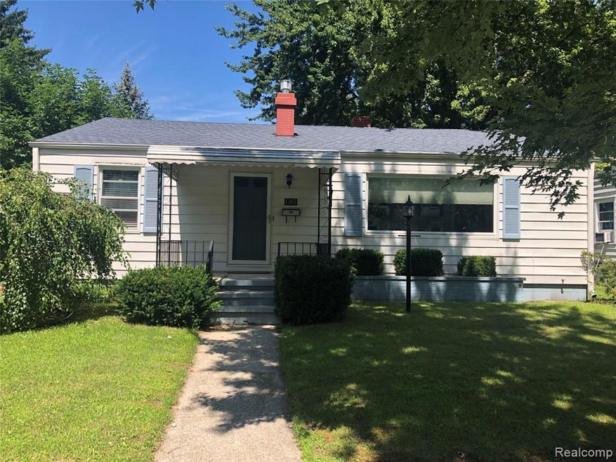 1307 Bancroft St, Port Huron, MI 48060 - photo 1