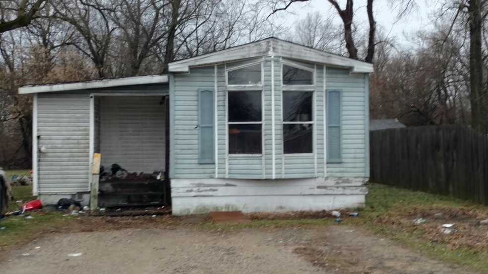 1225 E 20th St, Muncie, IN 47302 - photo 1