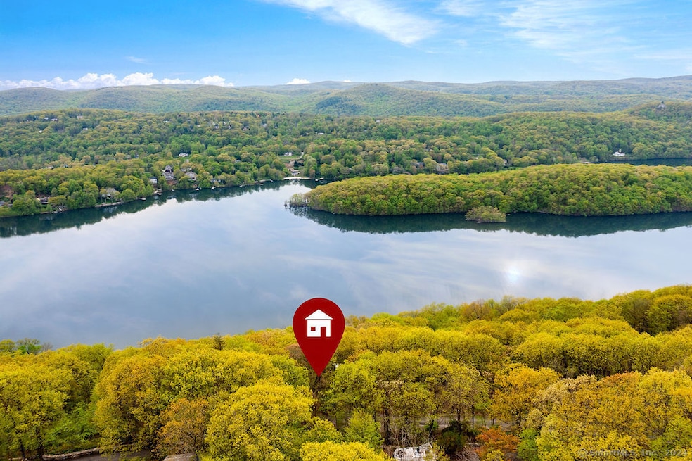 62 Skyline Dr, Sherman, CT 06784 - photo 1