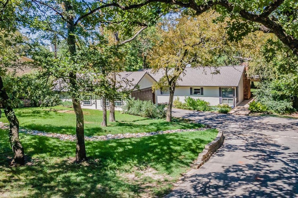 12620 Deeds Ct, Azle, TX 76020 - photo 1