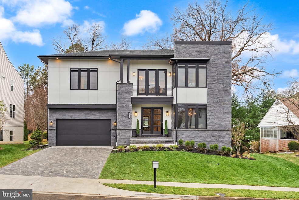 6539 Fairlawn Dr, McLean, VA 22101 - photo 1