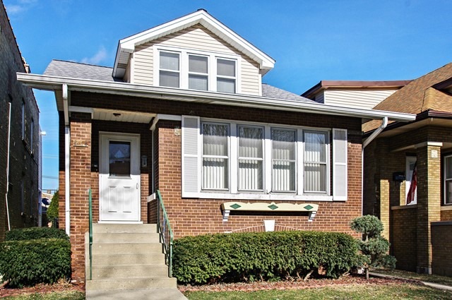 5106 W Oakdale Ave, Chicago, IL 60641 - photo 1