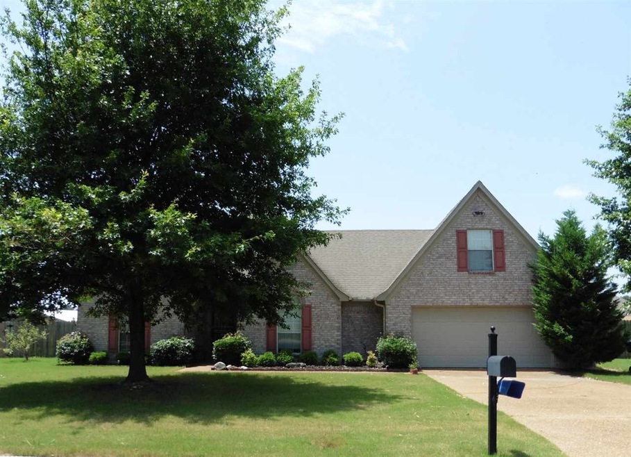 Located in the quaint town of Oakland!  Fayette County Taxes!