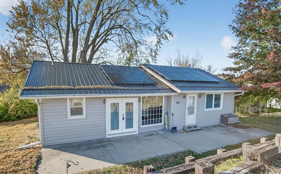 805 N Roche St, Knoxville, IA 50138 - photo 1