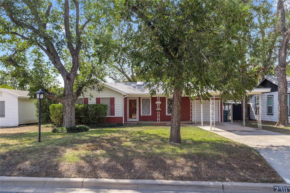 2303 Southside Dr, Brownwood, TX 76801 - photo 1