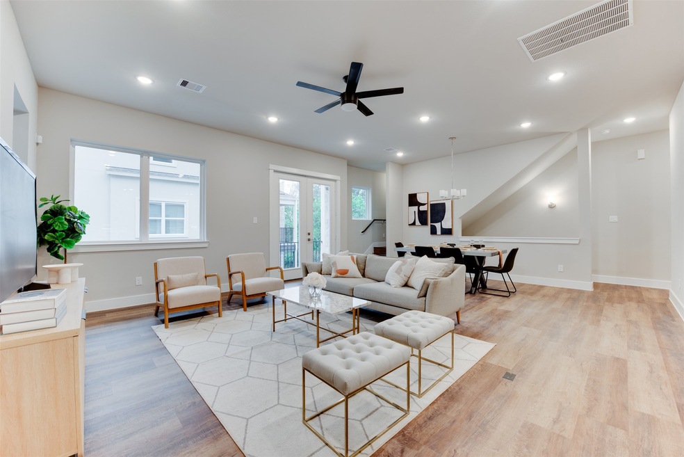 1428 W 34th 1 2 St, Houston, TX 77018 - photo 1