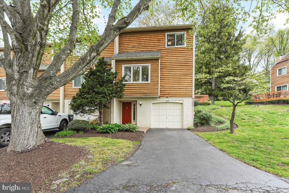 205 S Point Dr unit 205, Chadds Ford, PA 19317 - photo 1