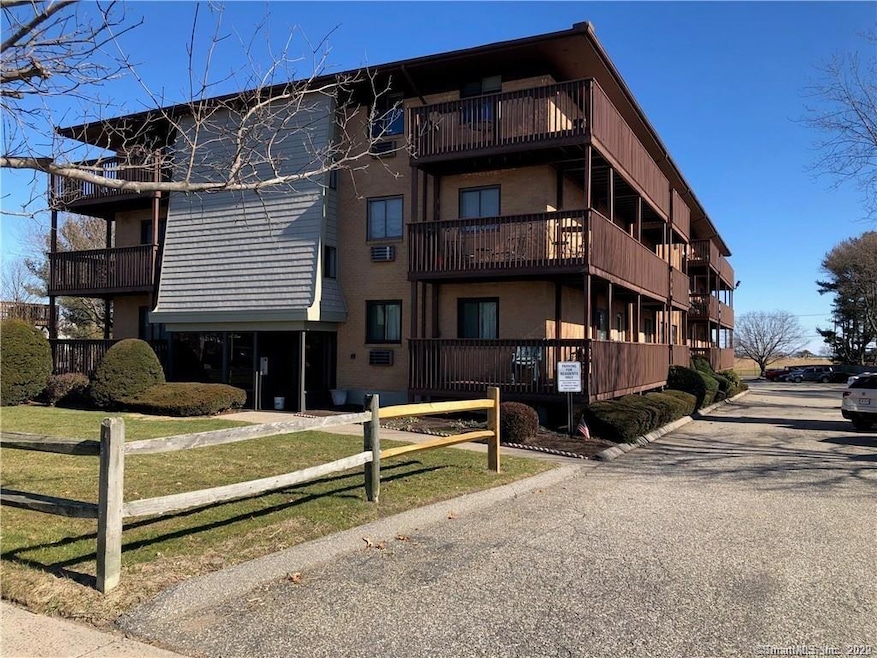 1165 Stratford Rd unit 106, Stratford, CT 06615 - photo 1