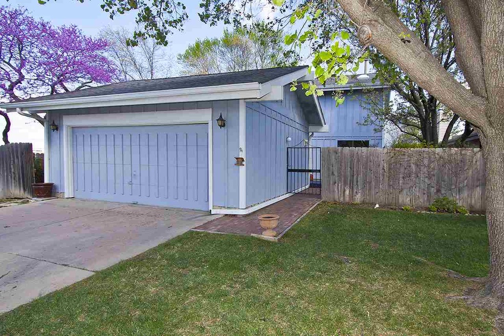 Close to the park with your own private entrance