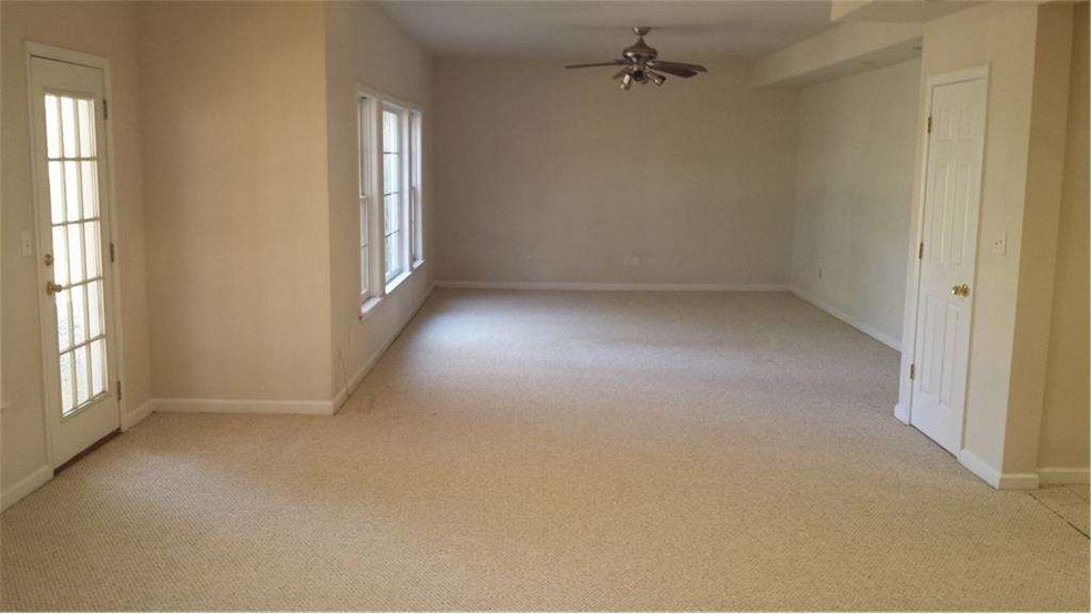 750 Lake Medlock Dr unit 8, Alpharetta, GA 30022 - photo 1