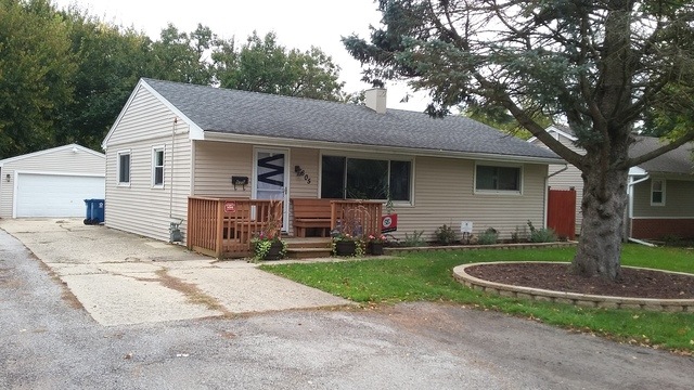 605 Westgate Dr, Aurora, IL 60506 - photo 1