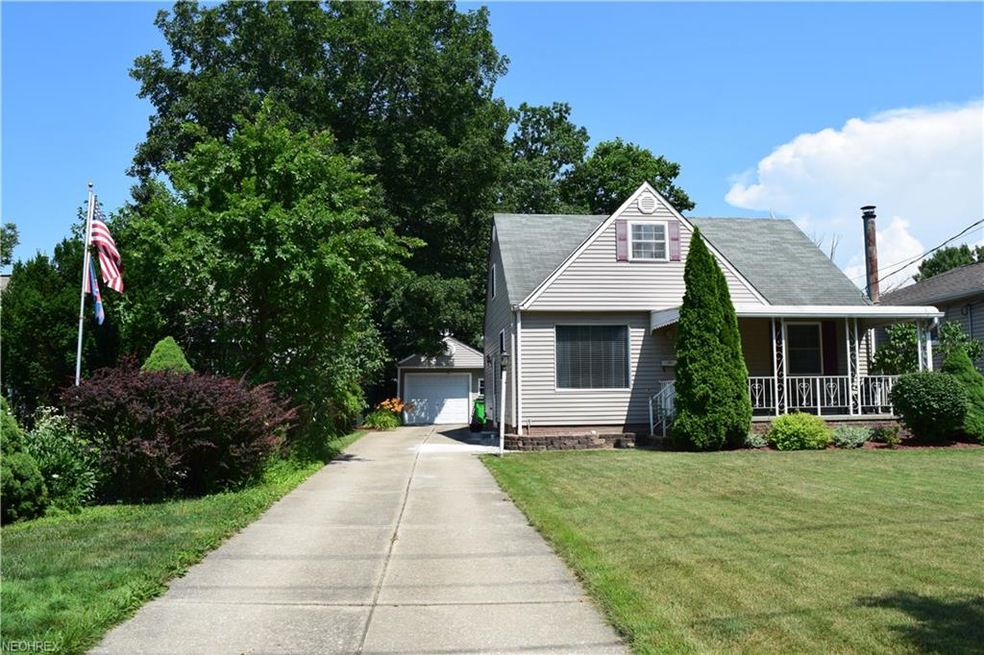 Welcome home to 1805 E. 300th Street!