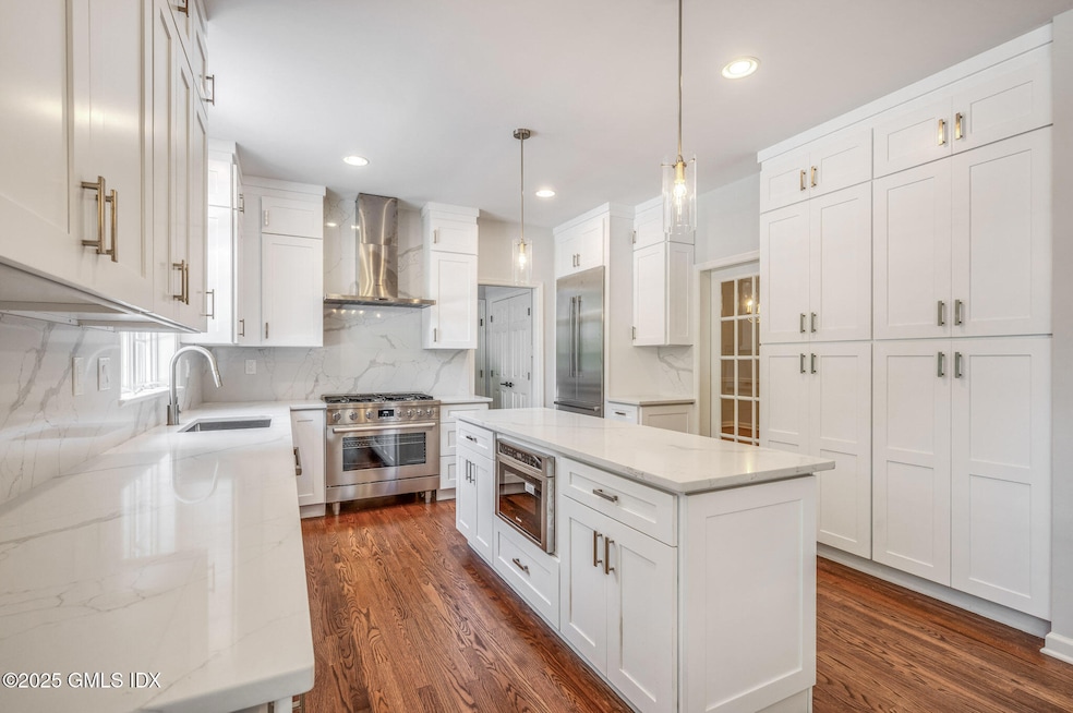 12 Hickory Dr unit B, Greenwich, CT 06831 - photo 1