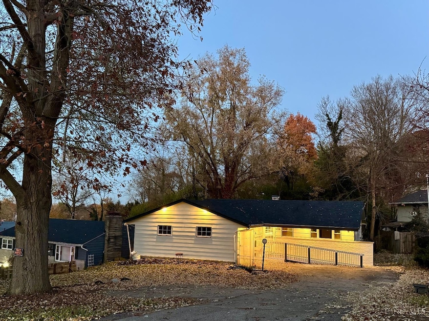 611 Aberdeen Dr, Middletown, OH 45042 - photo 1