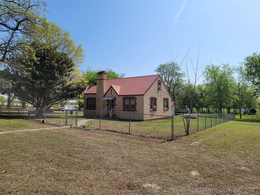 25380 Wilson Rd, Henryetta, OK 74437 - photo 1
