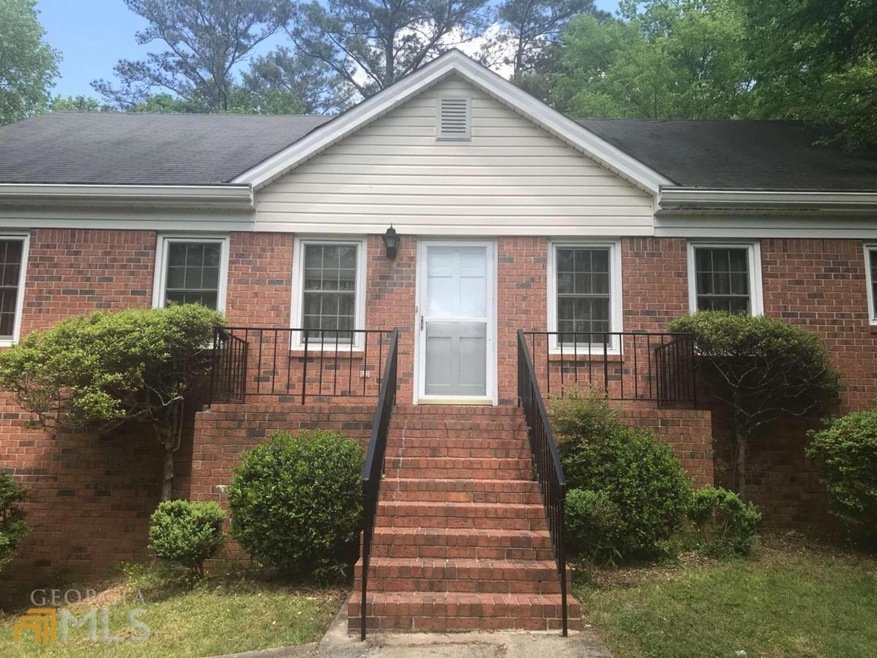 5659 Whispering Pines Rd SW, Mableton, GA 30126 - photo 1