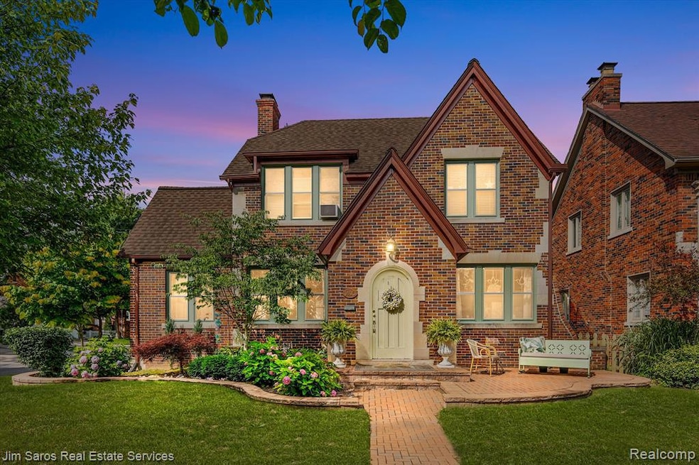 1405 Grayton St, Grosse Pointe Park, MI 48230 - photo 1